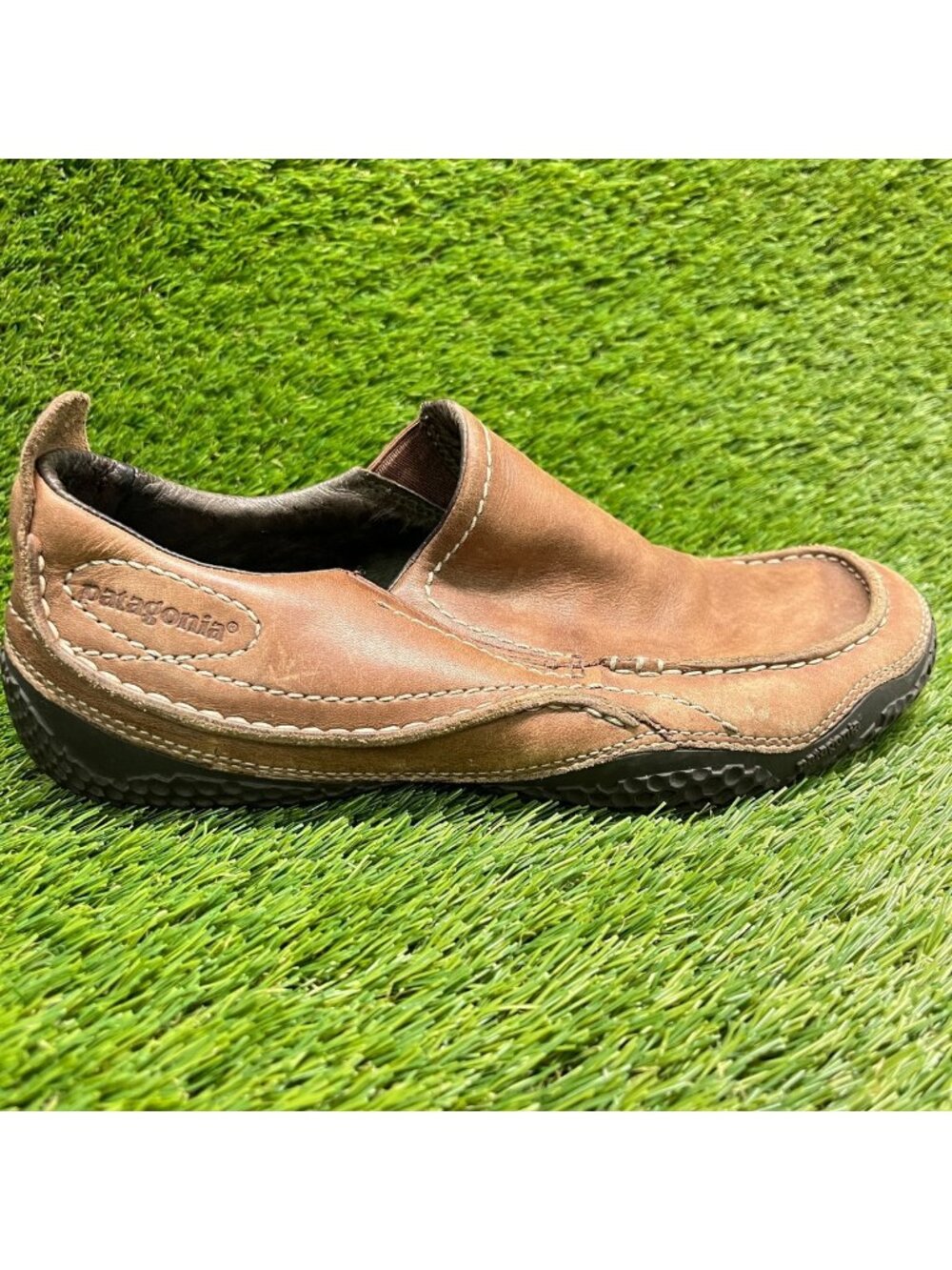 Patagonia Cardon Slip-On Mens Size 9 Brown Casual Classic Leather Loafers Shoes